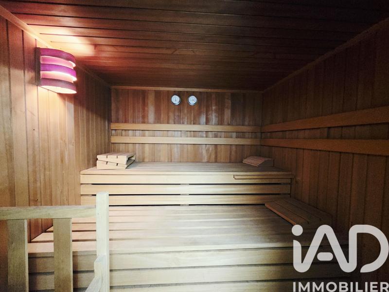 Maison - 183 m² - 10 pièces