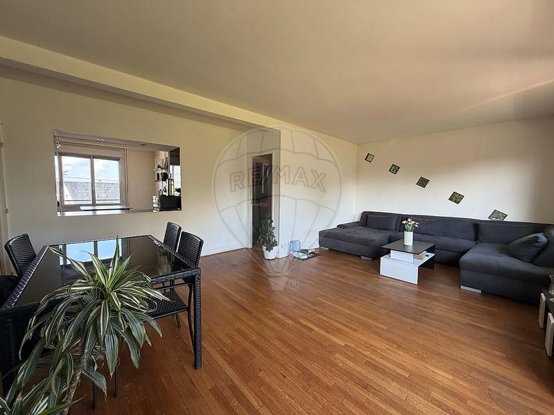 Appartement - 93 m² - 5 pièces