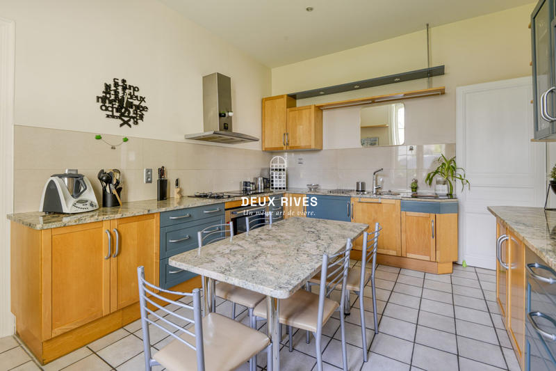 Appartement - 230 m² - 5 pièces