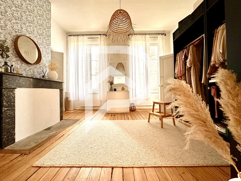 Appartement - 168 m² - 6 pièces