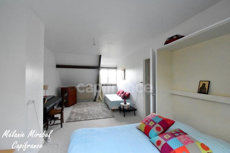 Maison - 186 m² - 10 pièces