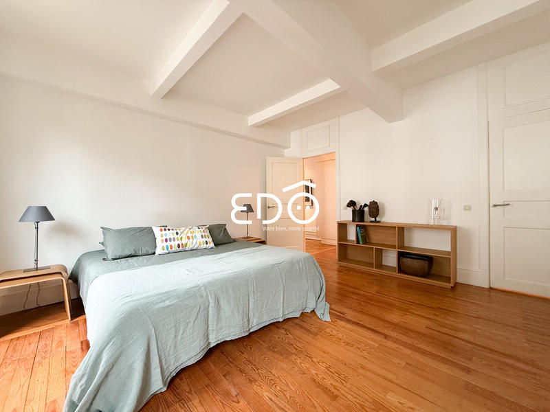 Appartement - 140 m² - 5 pièces