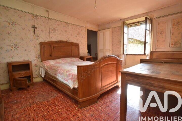 Maison de village - 117 m² - 9 pièces