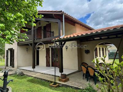 Maison - 135 m² - 6 pièces