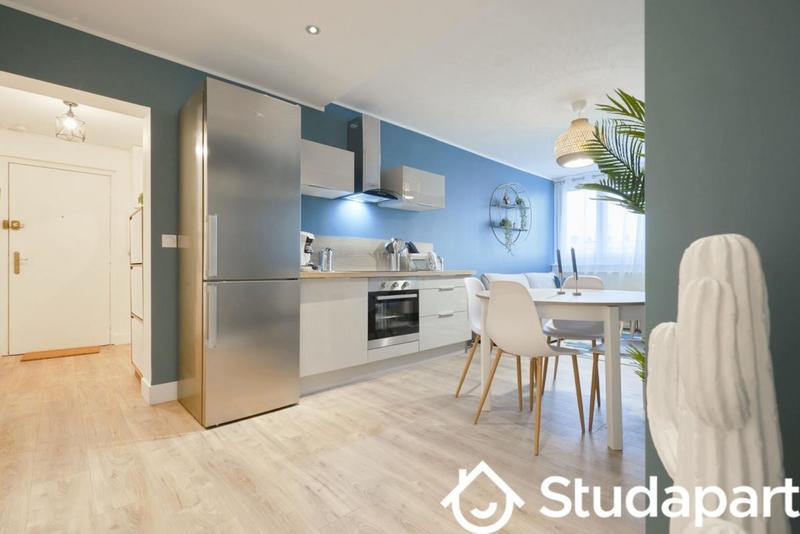 Chambre - 9 m² - 1 pièce