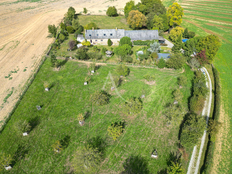 Maison - 250 m² - 8 pièces