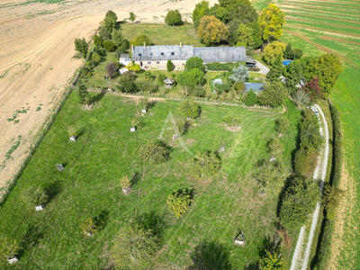 Maison - 250 m² - 8 pièces