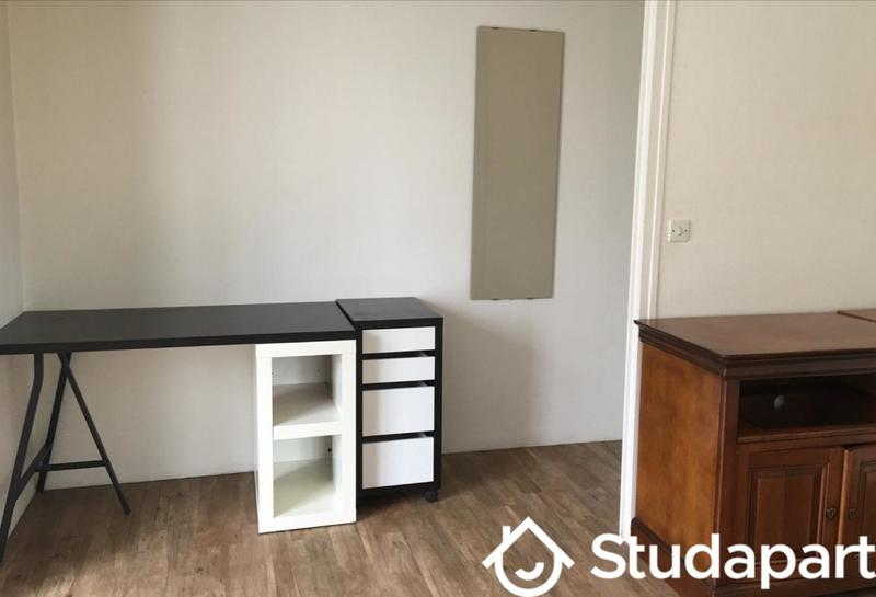 Chambre - 12 m² - 1 pièce