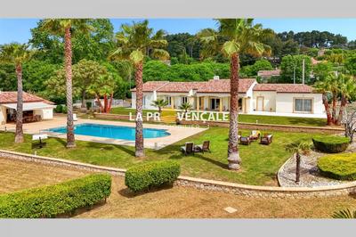 Villa - 250 m² - 6 pièces