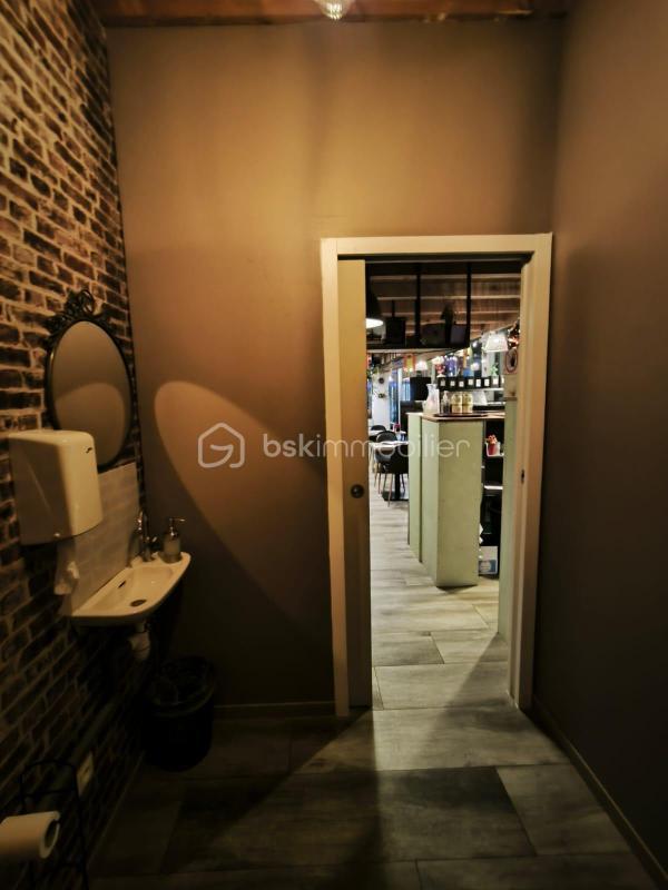 Local commercial - 99 m² - 2 pièces