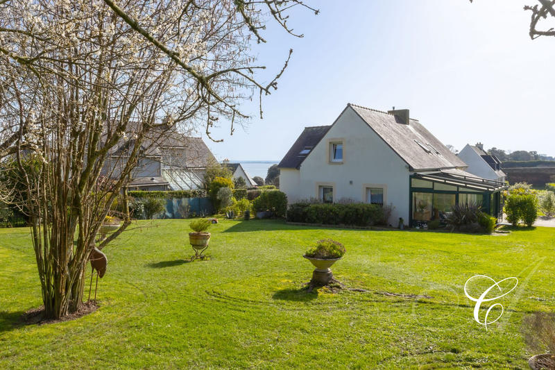 Maison traditionnelle - 171 m² - 7 pièces