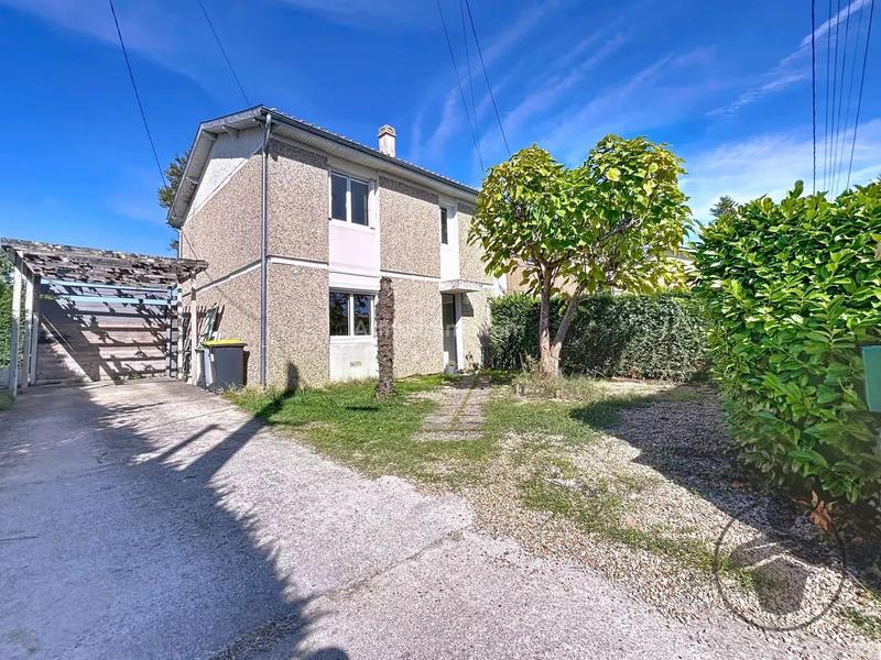 Maison - 95 m² - 4 pièces