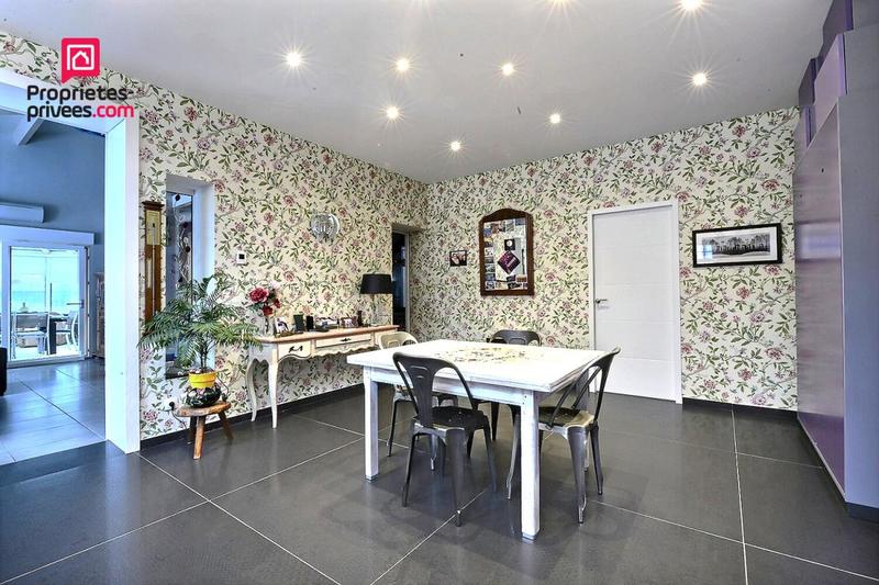 Maison - 171 m² - 7 pièces