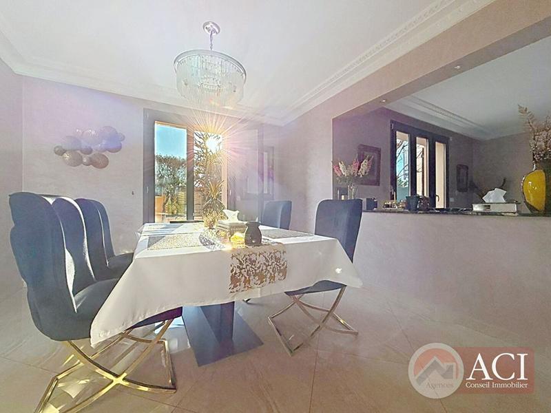 Maison - 149 m² - 7 pièces