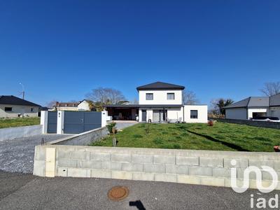 Maison - 93 m² - 5 pièces