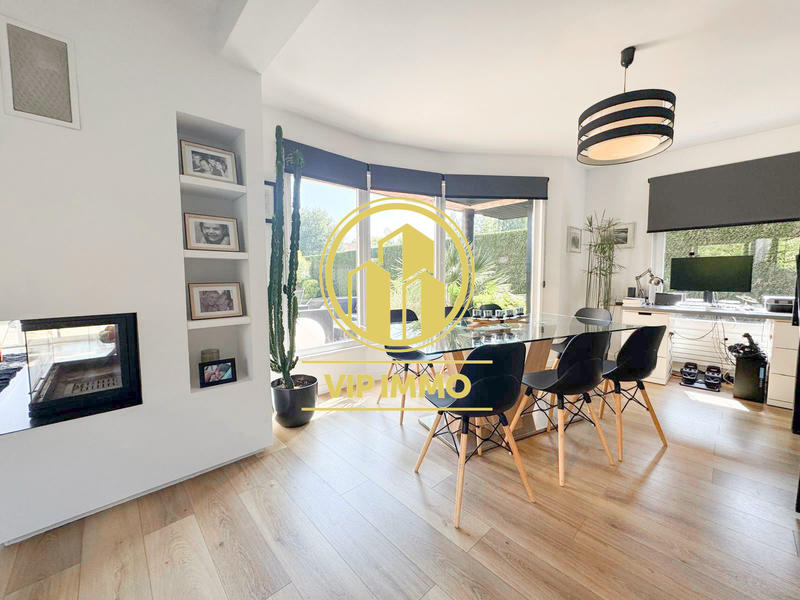 Maison - 141 m² - 5 pièces