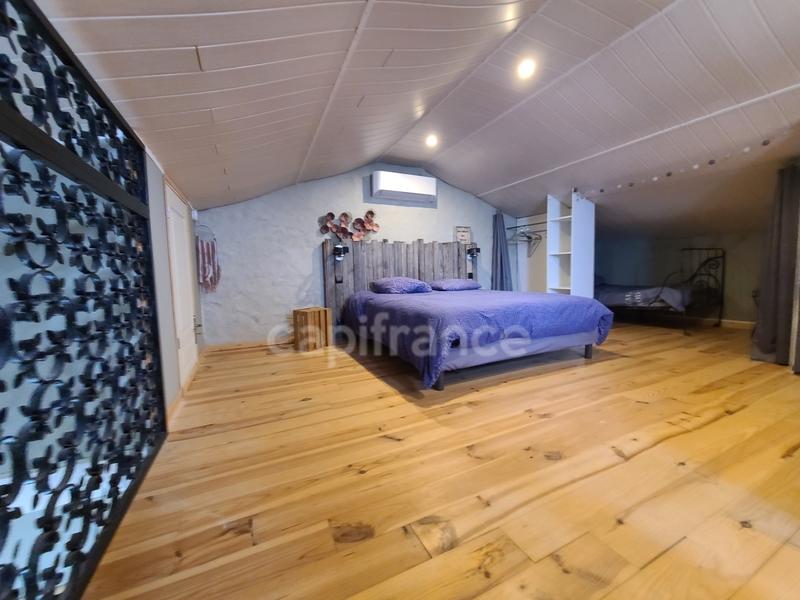 Maison - 244 m² - 8 pièces