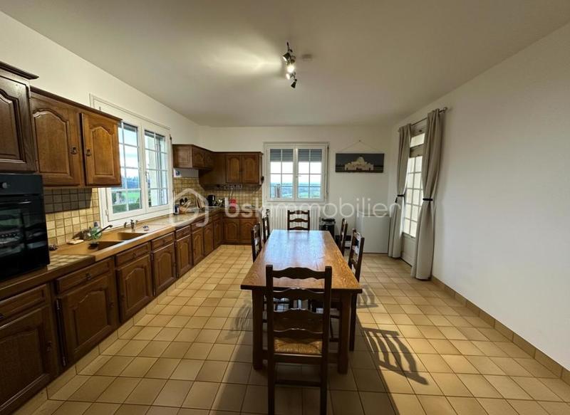 Maison en pierre - 208 m² - 9 pièces