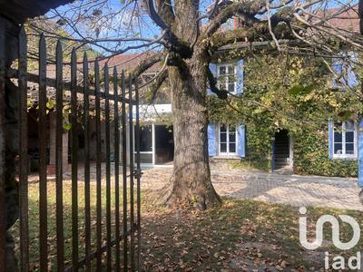 Maison - 283 m² - 11 pièces