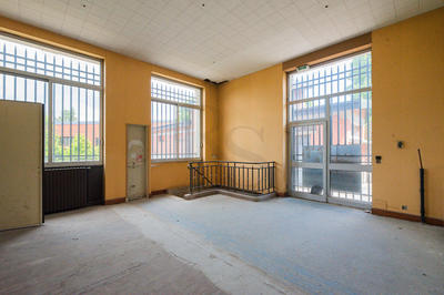 Local commercial - 216 m² - 2 pièces
