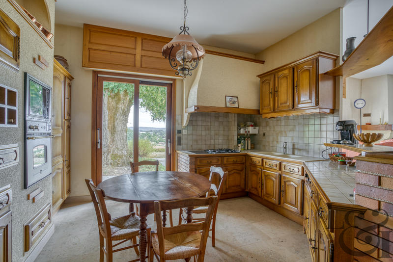 Maison - 225 m² - 5 pièces