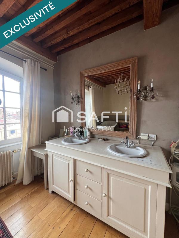 Appartement - 230 m² - 9 pièces