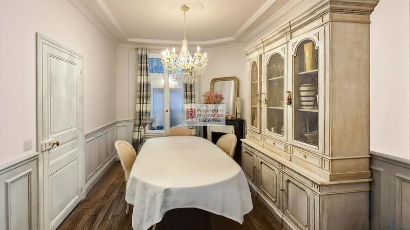 Maison - 250 m² - 9 pièces