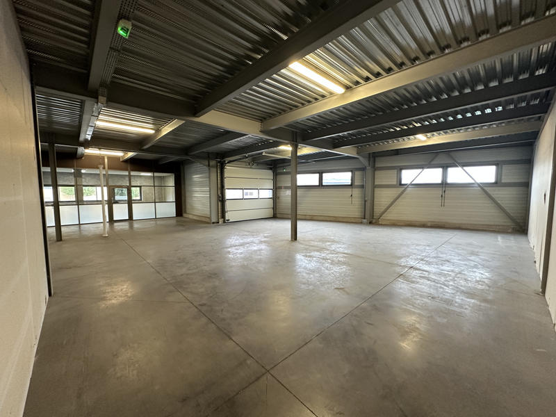 Local d'activités - 376 m²