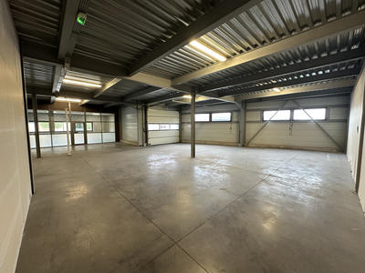 Local d'activités - 376 m²