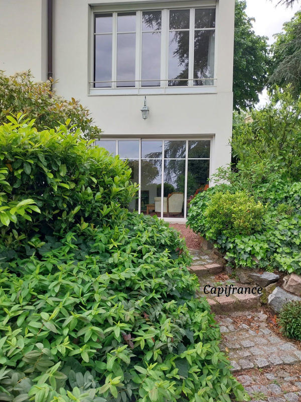 Maison bourgeoise - 230 m² - 8 pièces