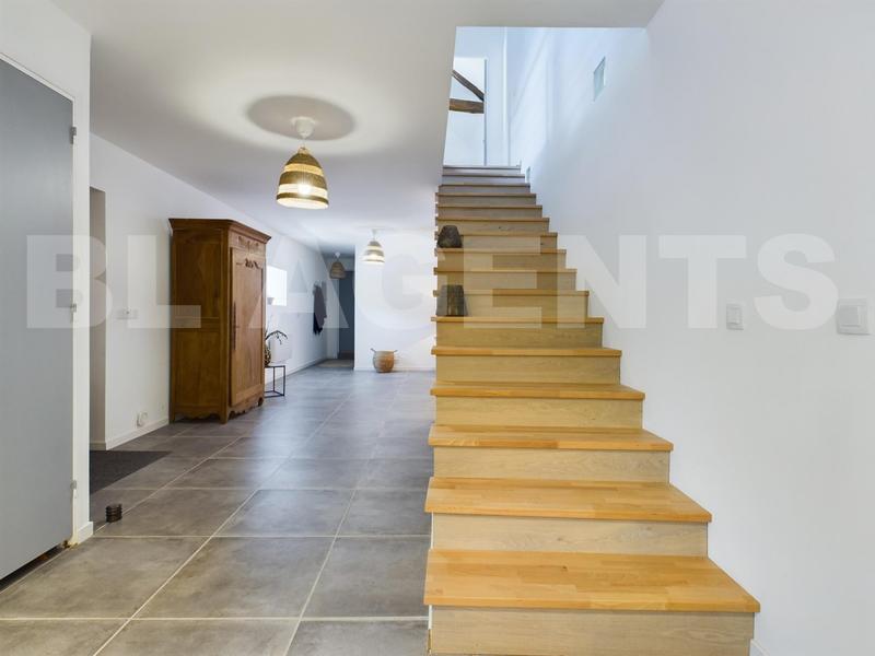 Maison - 294 m² - 9 pièces