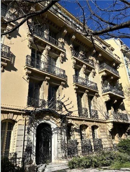 Appartement - 145 m² - 7 pièces