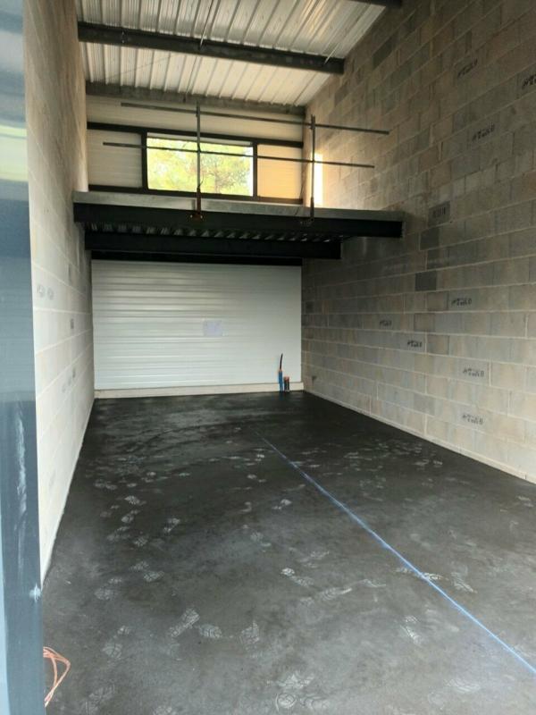 Local d'activité / Entrepôt - 57 m²