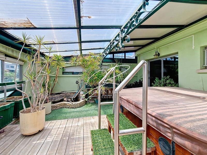 Appartement - 177 m² - 5 pièces