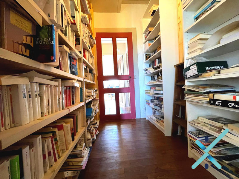 Maison - 280 m² - 11 pièces