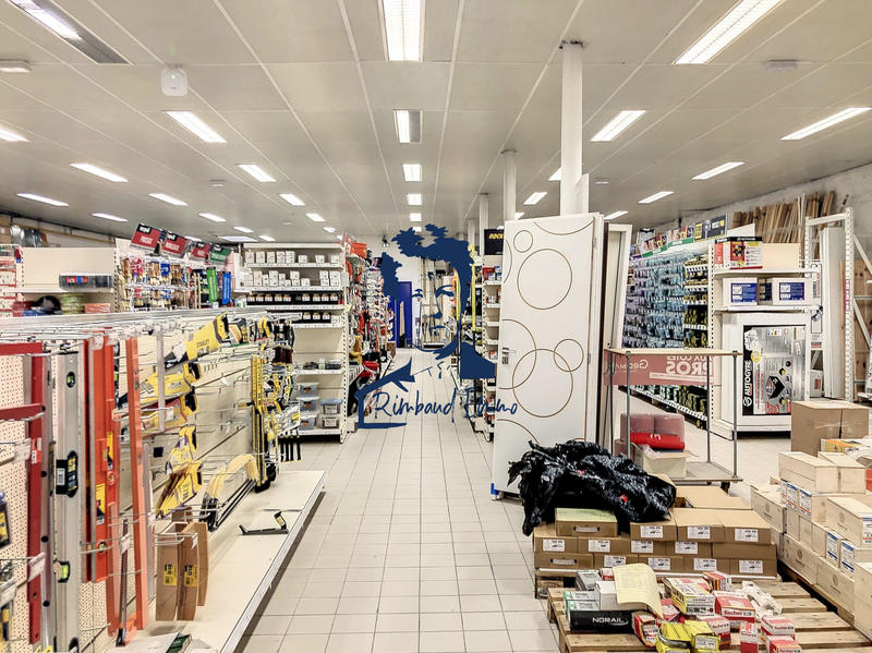 Local d'activités - 2 170 m²