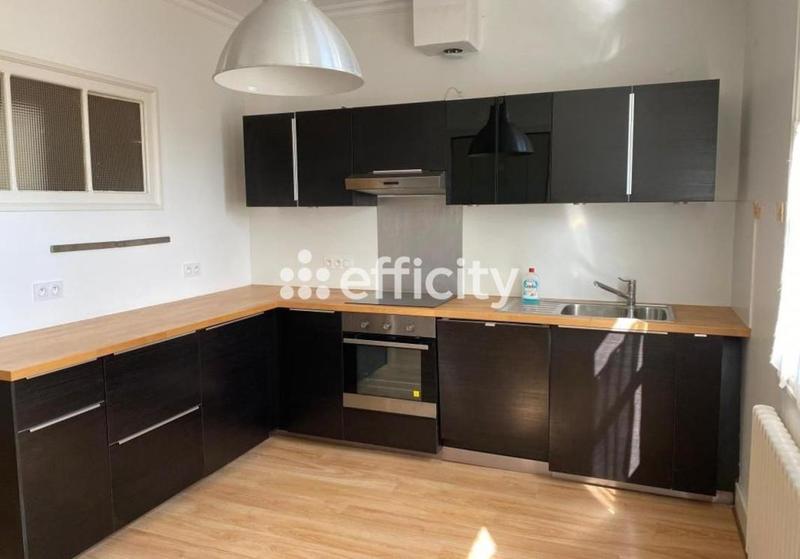 Appartement ancien - 223 m² - 7 pièces