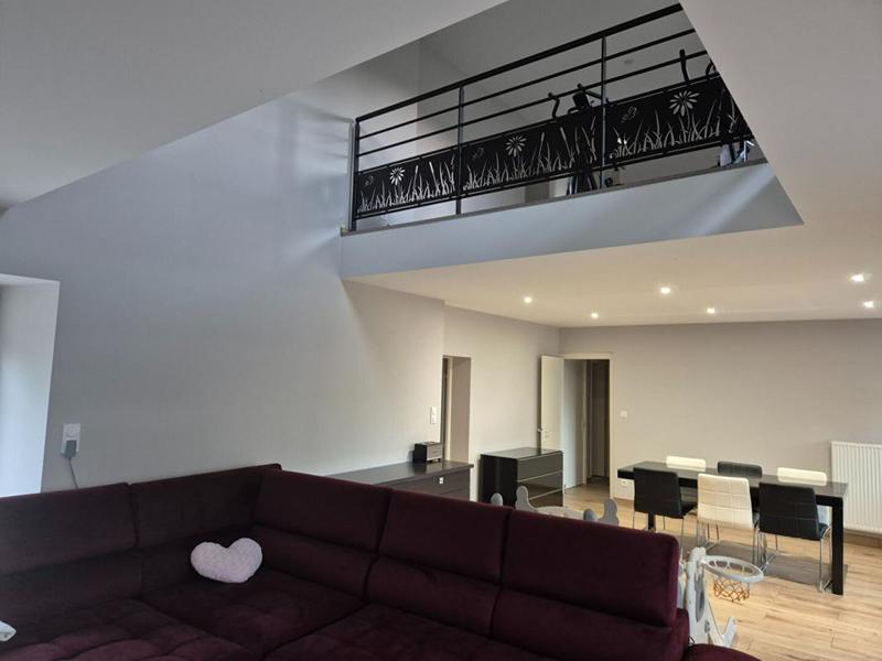 Maison - 233 m² - 6 pièces