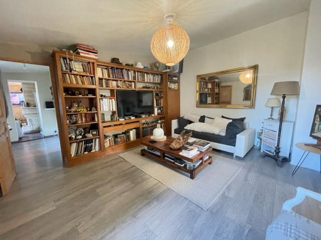 Maison - 170 m² - 9 pièces