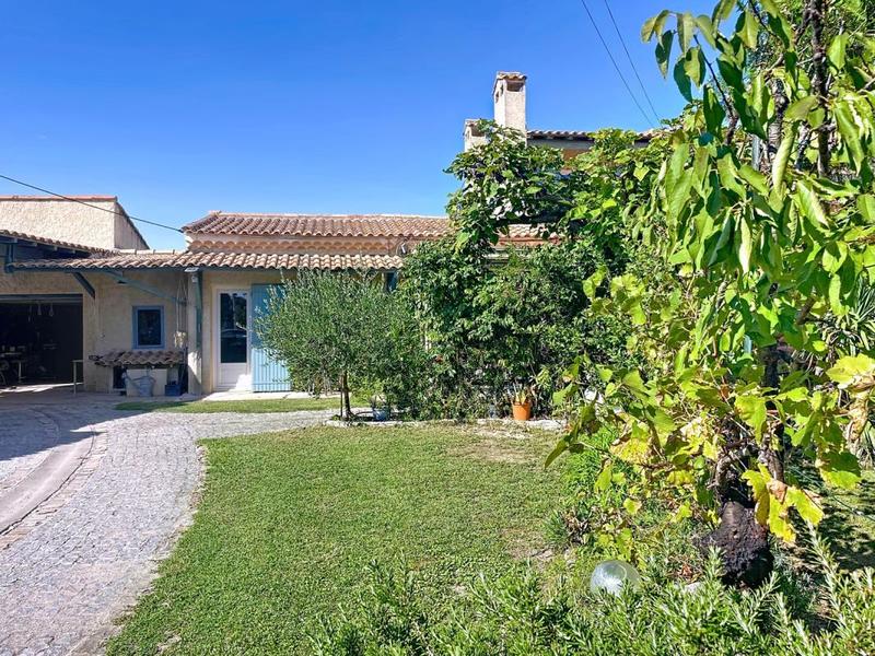 Villa - 212 m² - 7 pièces