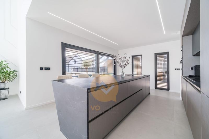 Maison contemporaine - 161 m² - 6 pièces