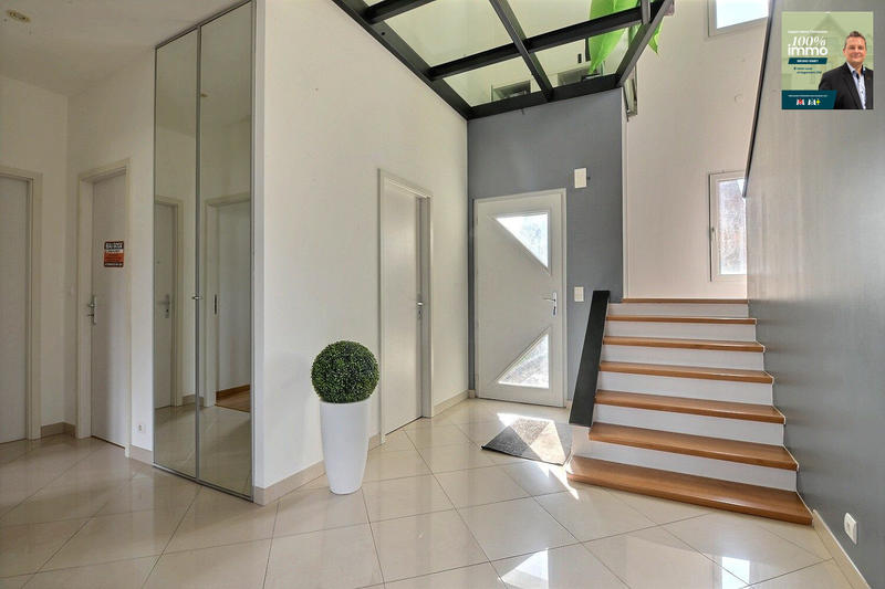 Maison - 186 m² - 6 pièces