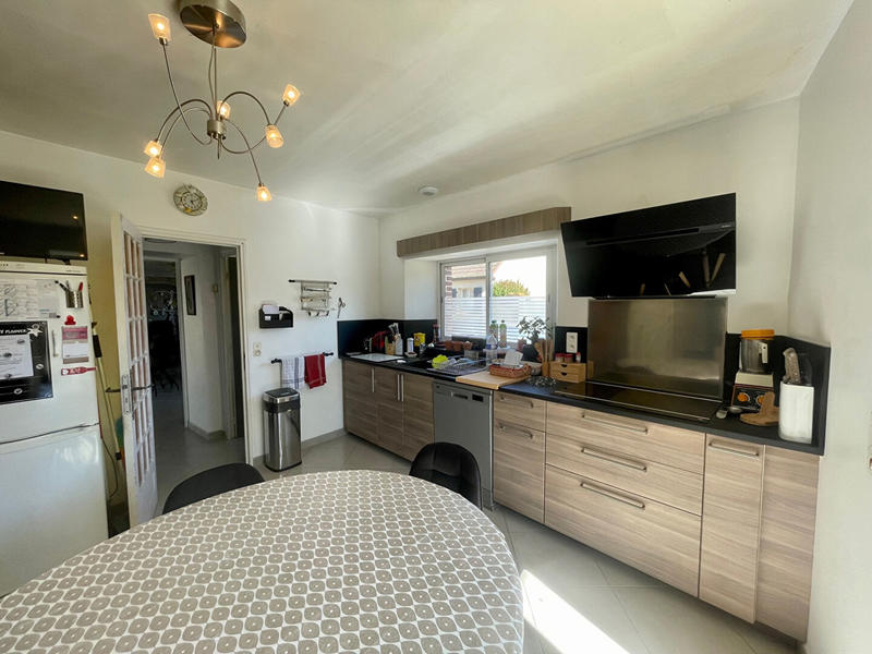 Maison - 200 m² - 8 pièces