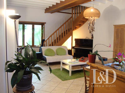 Maison - 224 m² - 9 pièces