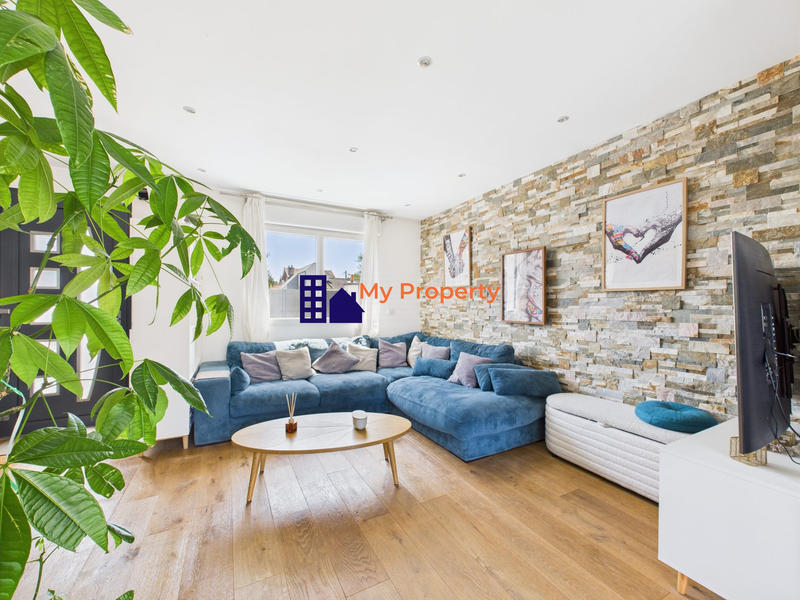 Maison - 147 m² - 10 pièces