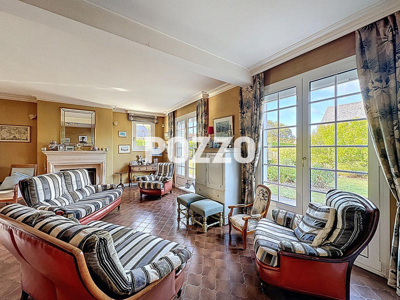 Maison - 180 m² - 7 pièces