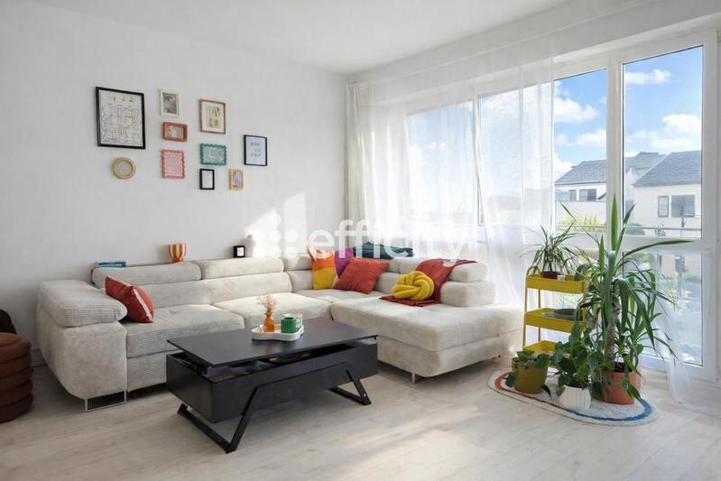 Maison - 99 m² - 5 pièces