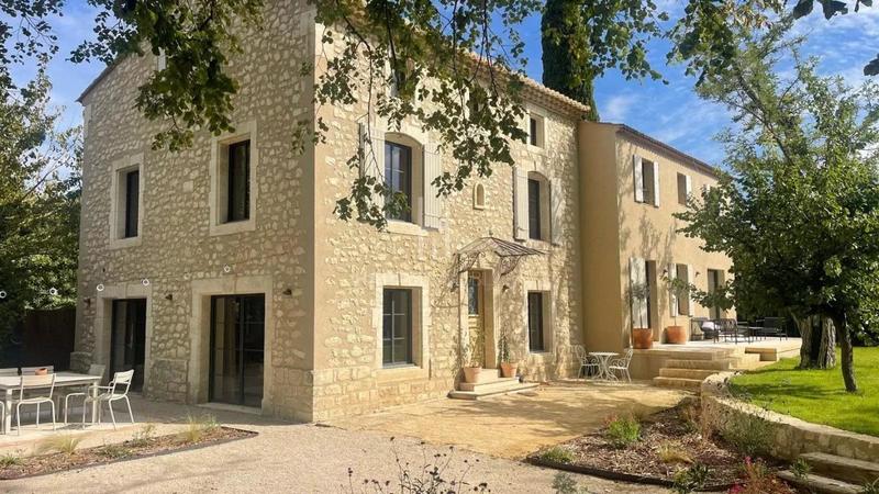 Maison - 290 m² - 9 pièces