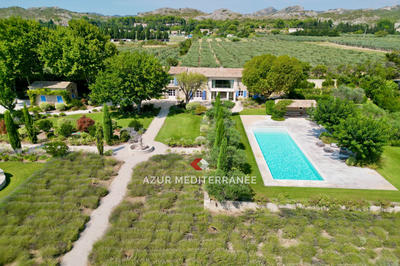 Mas - 350 m² - 7 pièces