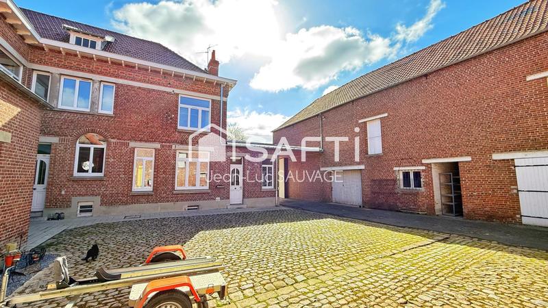 Maison - 240 m² - 12 pièces